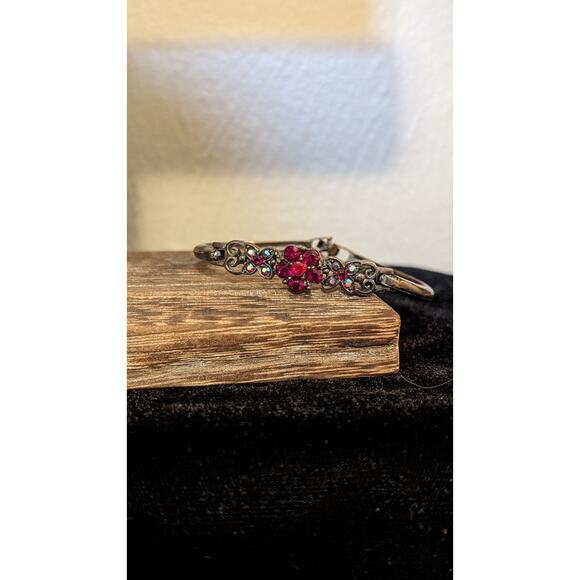Vintage Floral Crystal Fold Over Clasp Three Piece Bangle Bracelet - Picture 6 of 8
